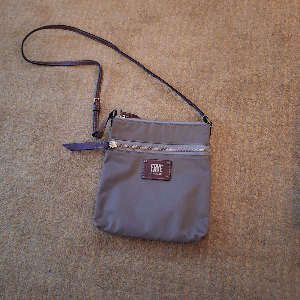 FRYE HAND BAG.